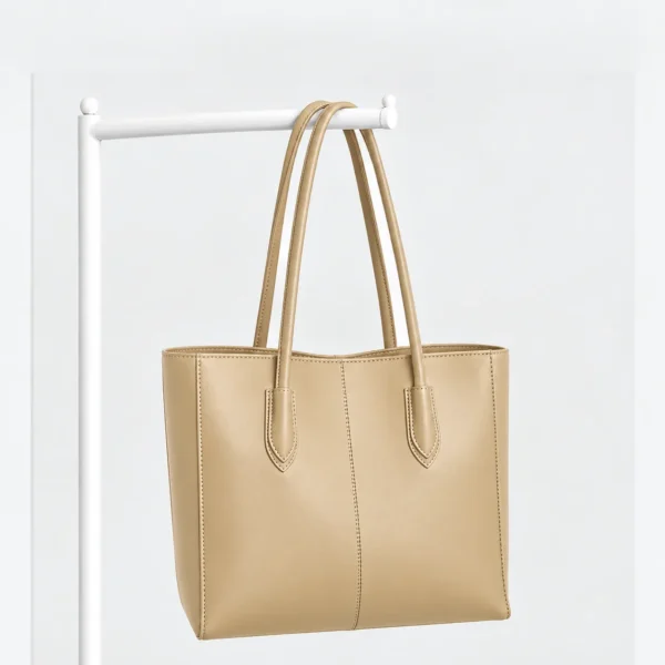 Nerva Tote Bag Zip Clouser Beige